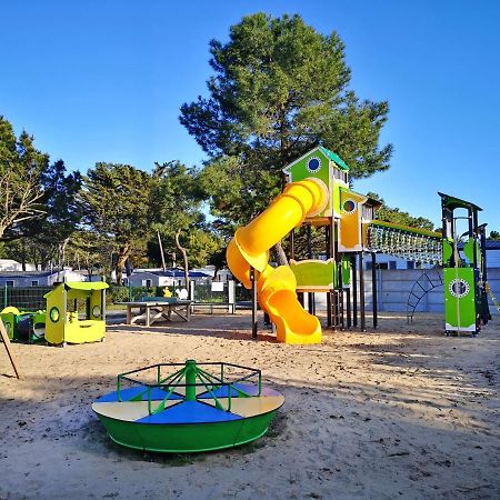 Camping Le Clos Des Pins Hotel Saint-Hilaire-de-Riez Kültér fotó