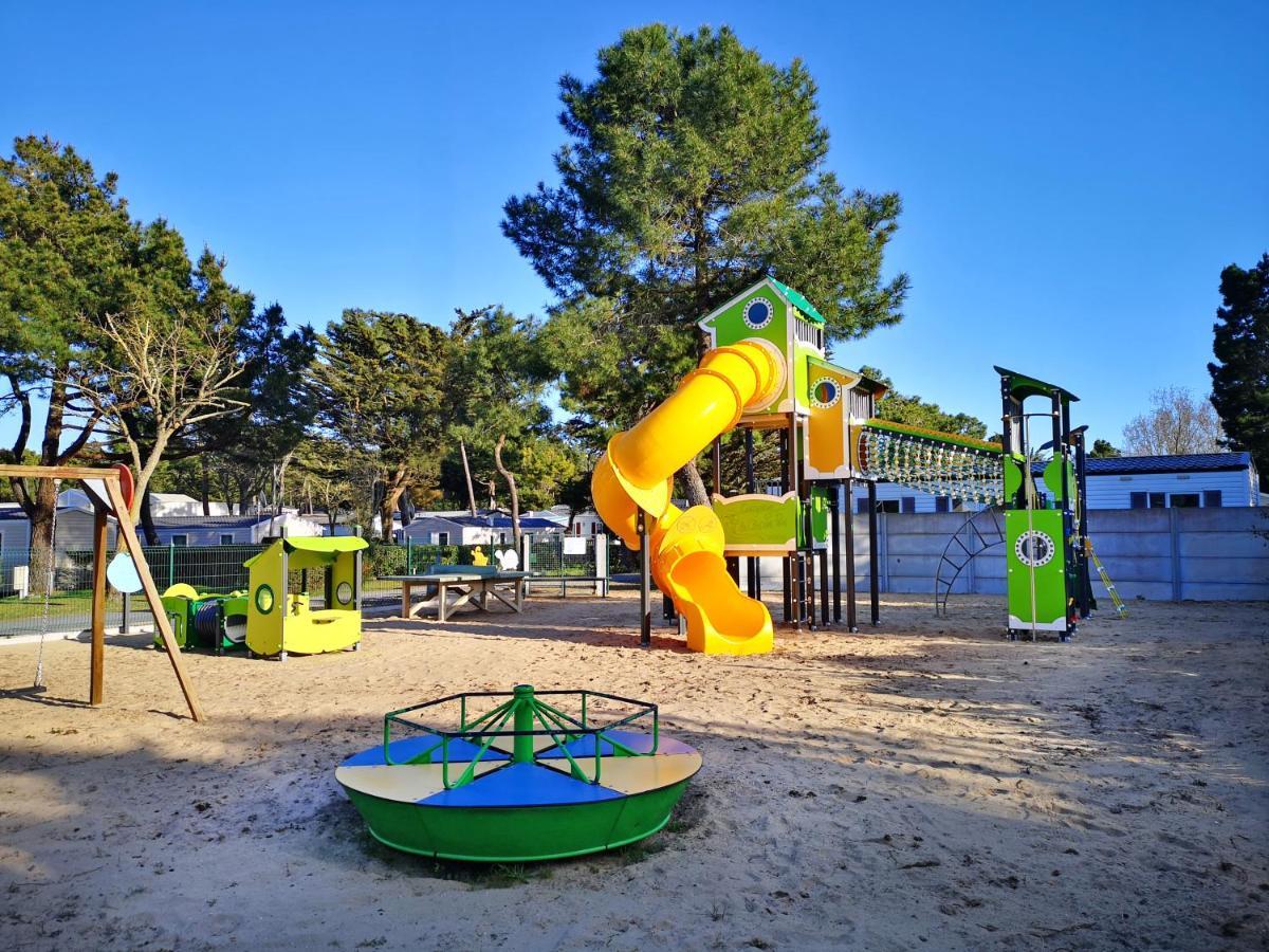 Camping Le Clos Des Pins Hotel Saint-Hilaire-de-Riez Kültér fotó